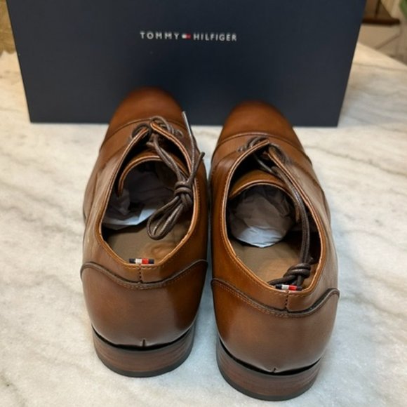 Tommy Hilfiger Men\'s Sheldon Lace Up Dress Oxfords in SIZE 13 MEDIUM